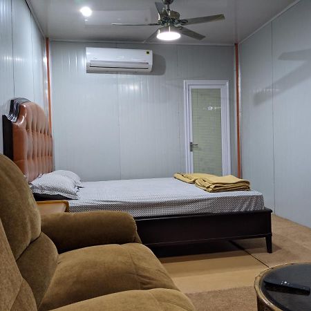 Private Rooms With International Airport View 뉴델리 외부 사진