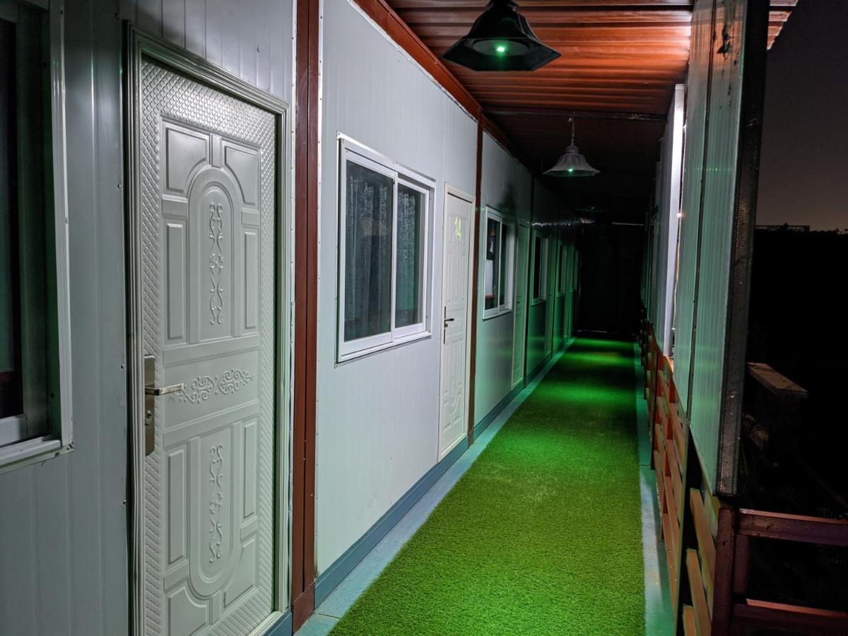 Private Rooms With International Airport View 뉴델리 외부 사진
